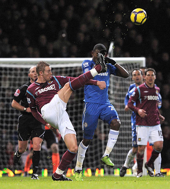 替补席上的 替补席上的